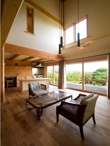 中村建築事務所の住まいの建築例 リビング自然材料のみで造り上げる二世帯住宅